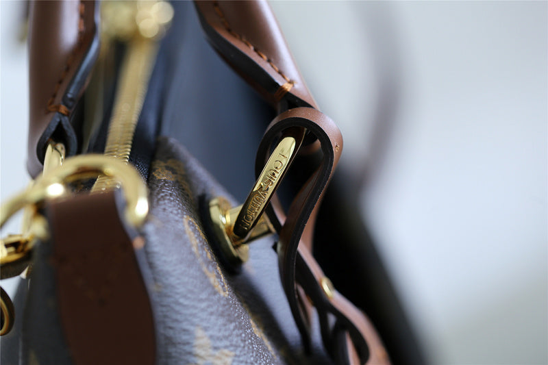 I W Fashion Lu-Vi bags - 8008