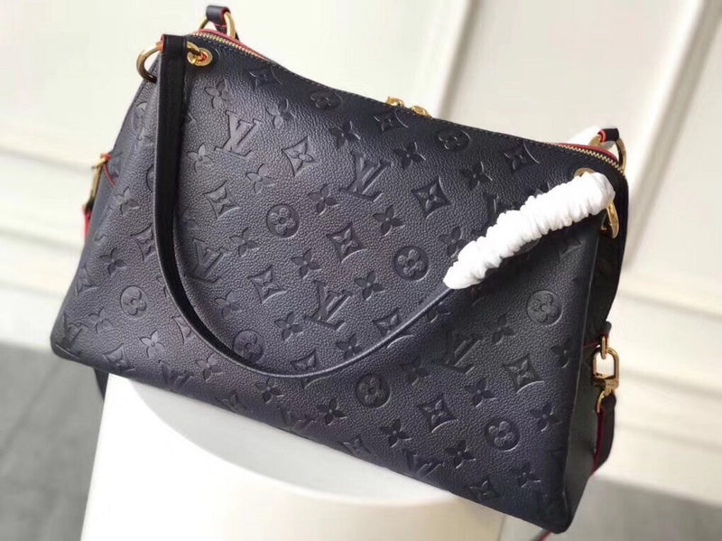 I W Fashion Lu-Vi bags - 17535