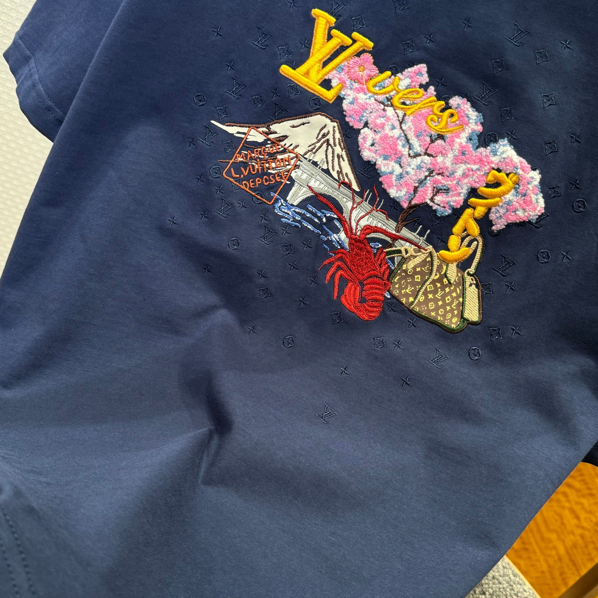 LOU T-SHIRT