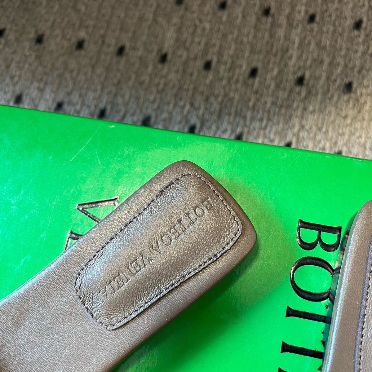 BOTT V SANDALS