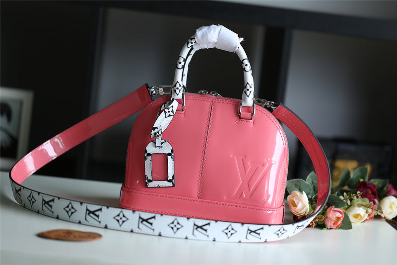 I W Fashion Lu-Vi bags - 8277