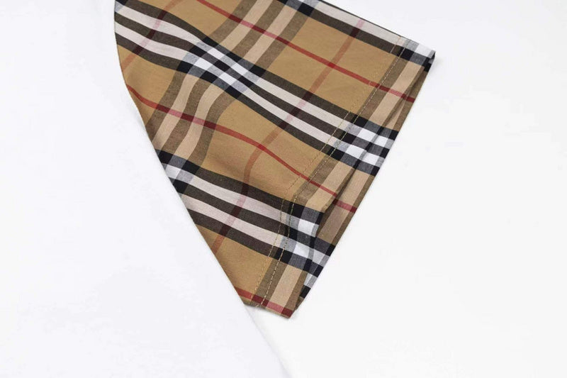 Burberry T-Shirts - 323
