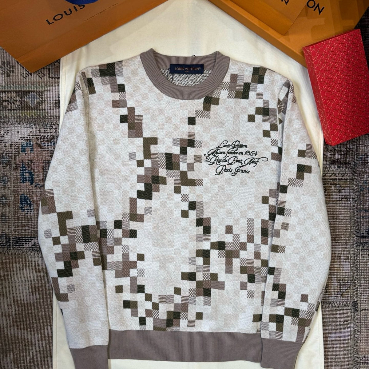 LOU SWEATSHIRT
