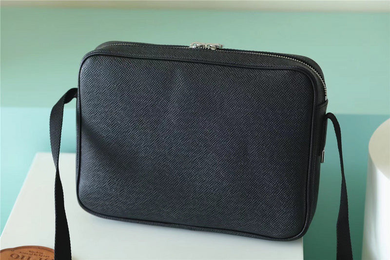 I W Fashion Lu-Vi bags - 10194