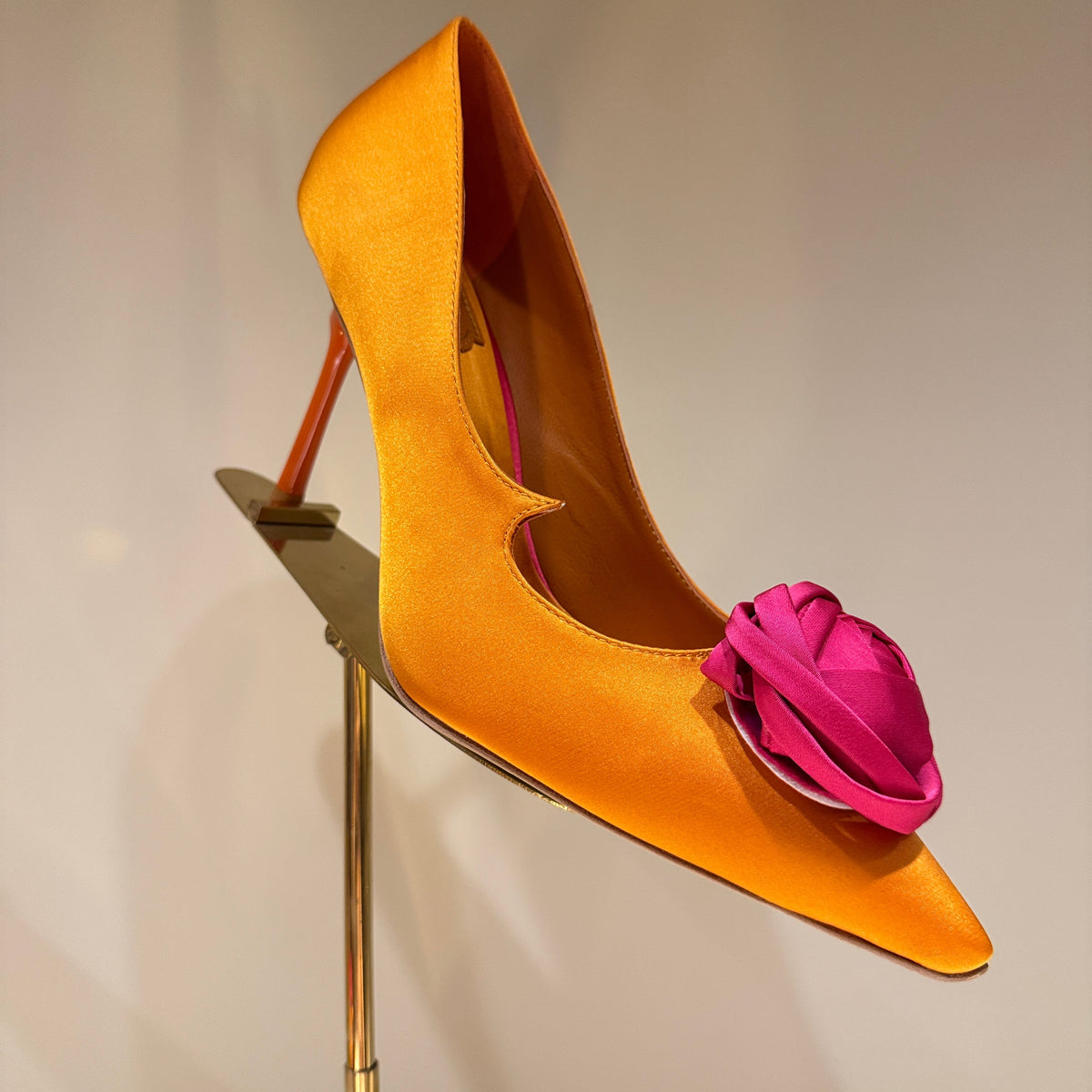 ROGER V HEELS