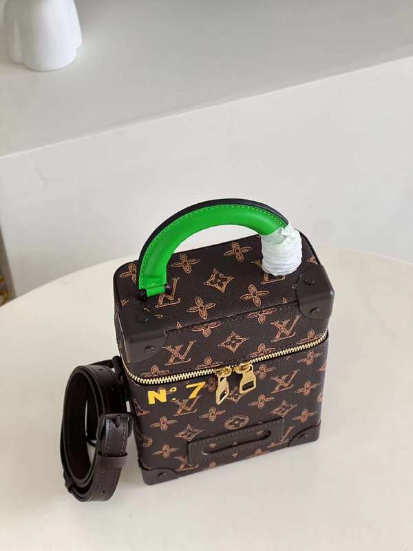 LOV2 Bags - Luxurious Bags  605