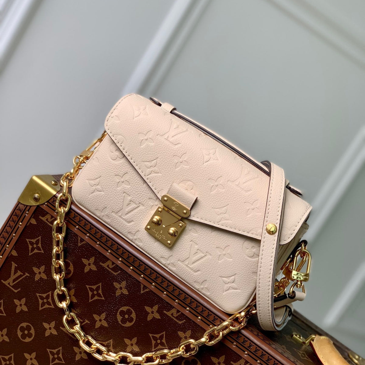 LOU POCHETTE METIS EAST WEST BAG