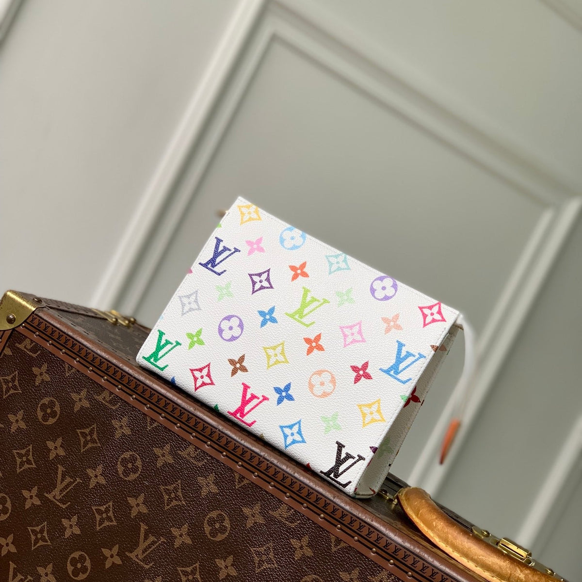 LOU x MURAKAMI 19 TOILETRY POUCH