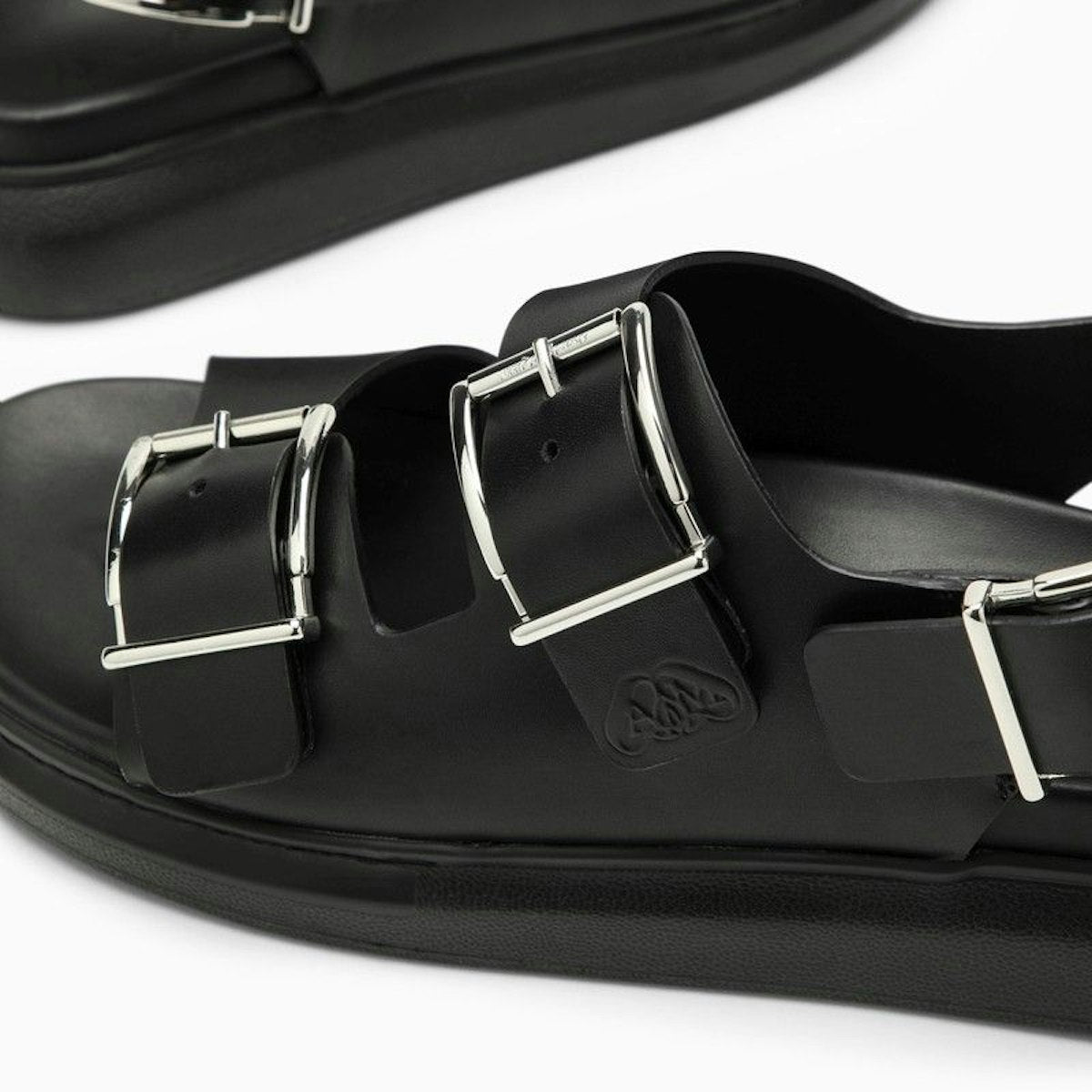 BLACK LEATHER SANDAL