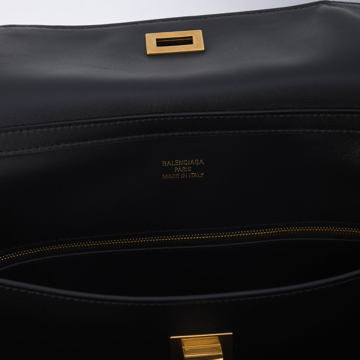 BALENCIAGA Medium Rodeo Handbag - SS25 Collection