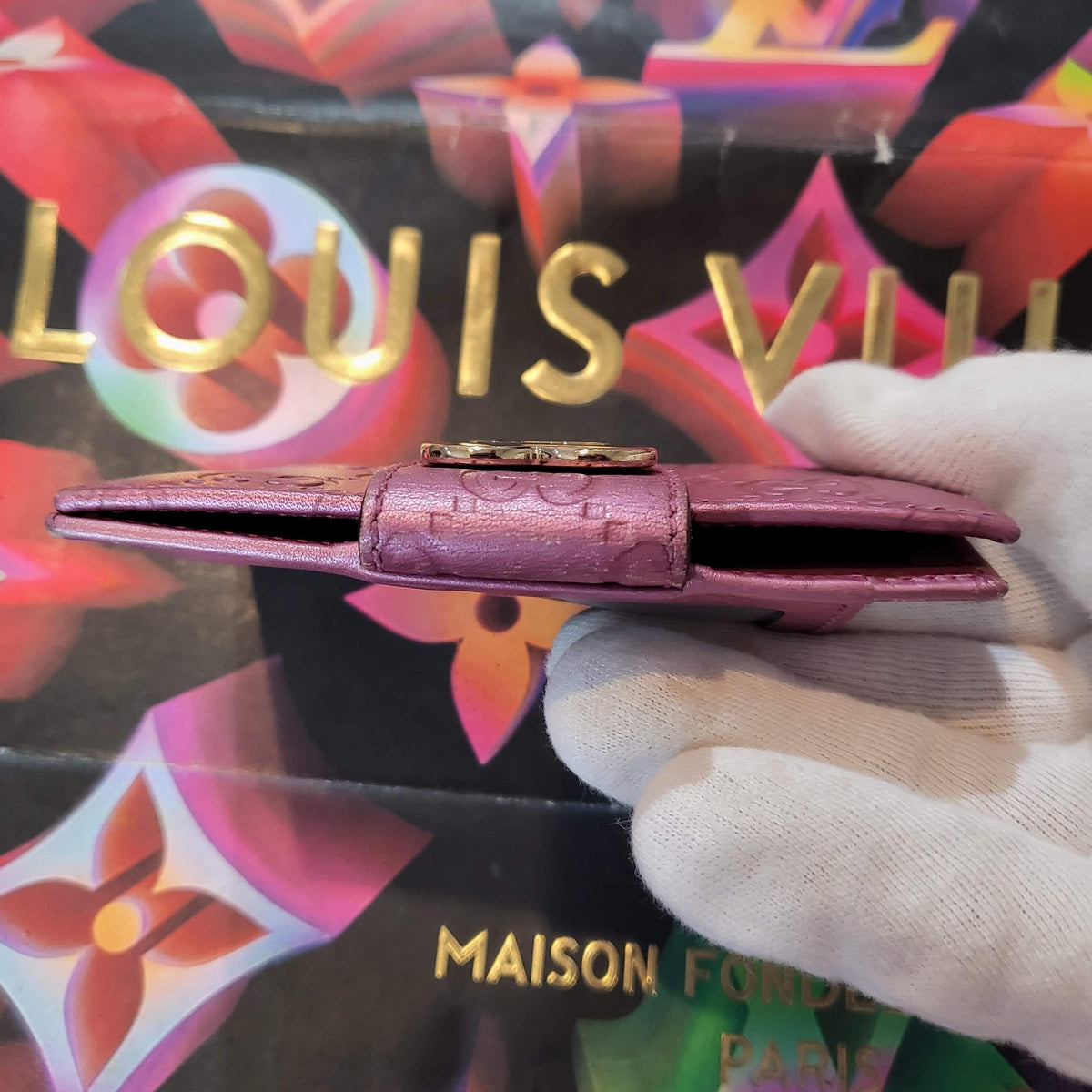 Authentic Gucci Metallic Guccissima Heart Travel Wallet