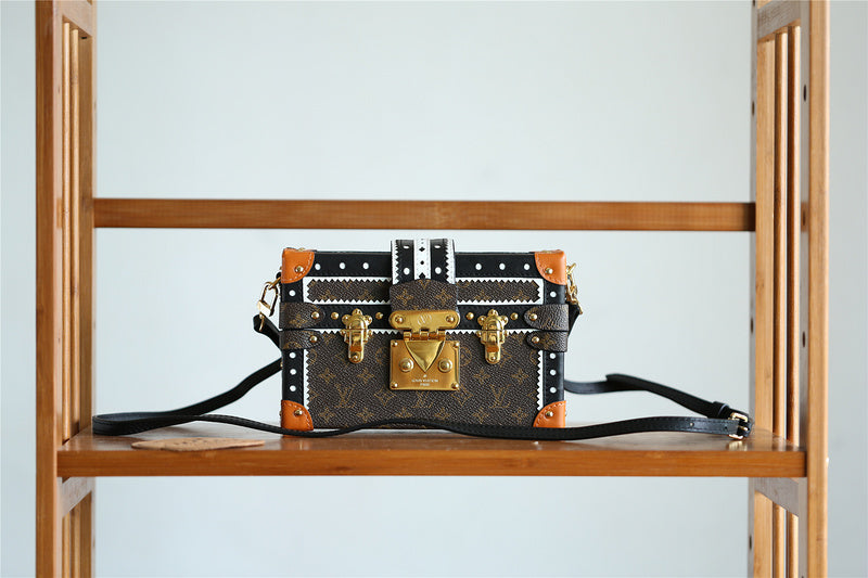 I W Fashion Lu-Vi bags - 8236