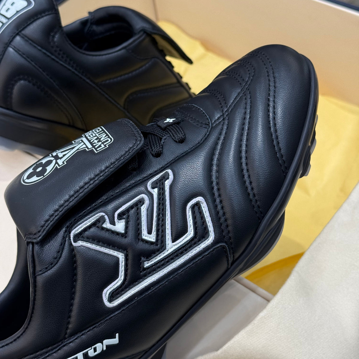 LOU FOOTPRINT SNEAKER