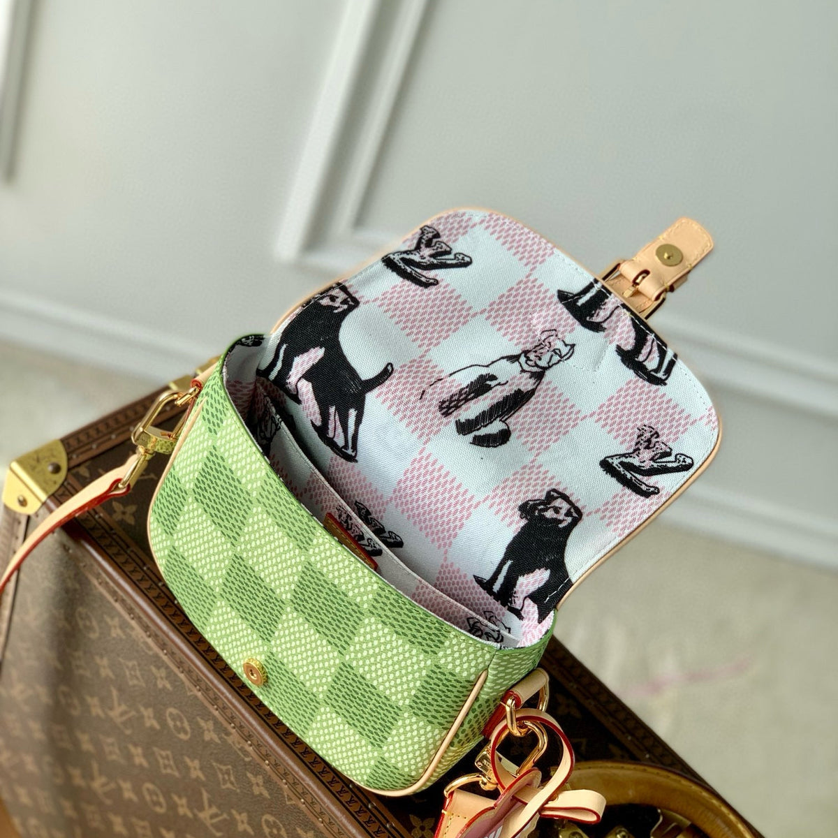 LOU MONTSOURIS MESSENGER BAG