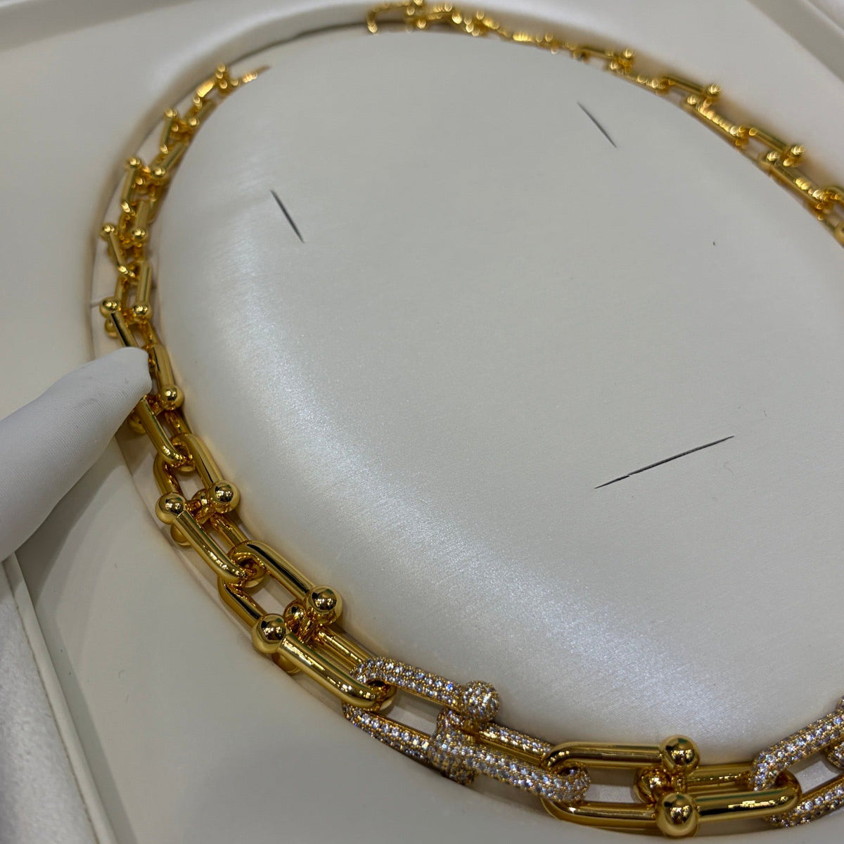TIFF NECKLACE