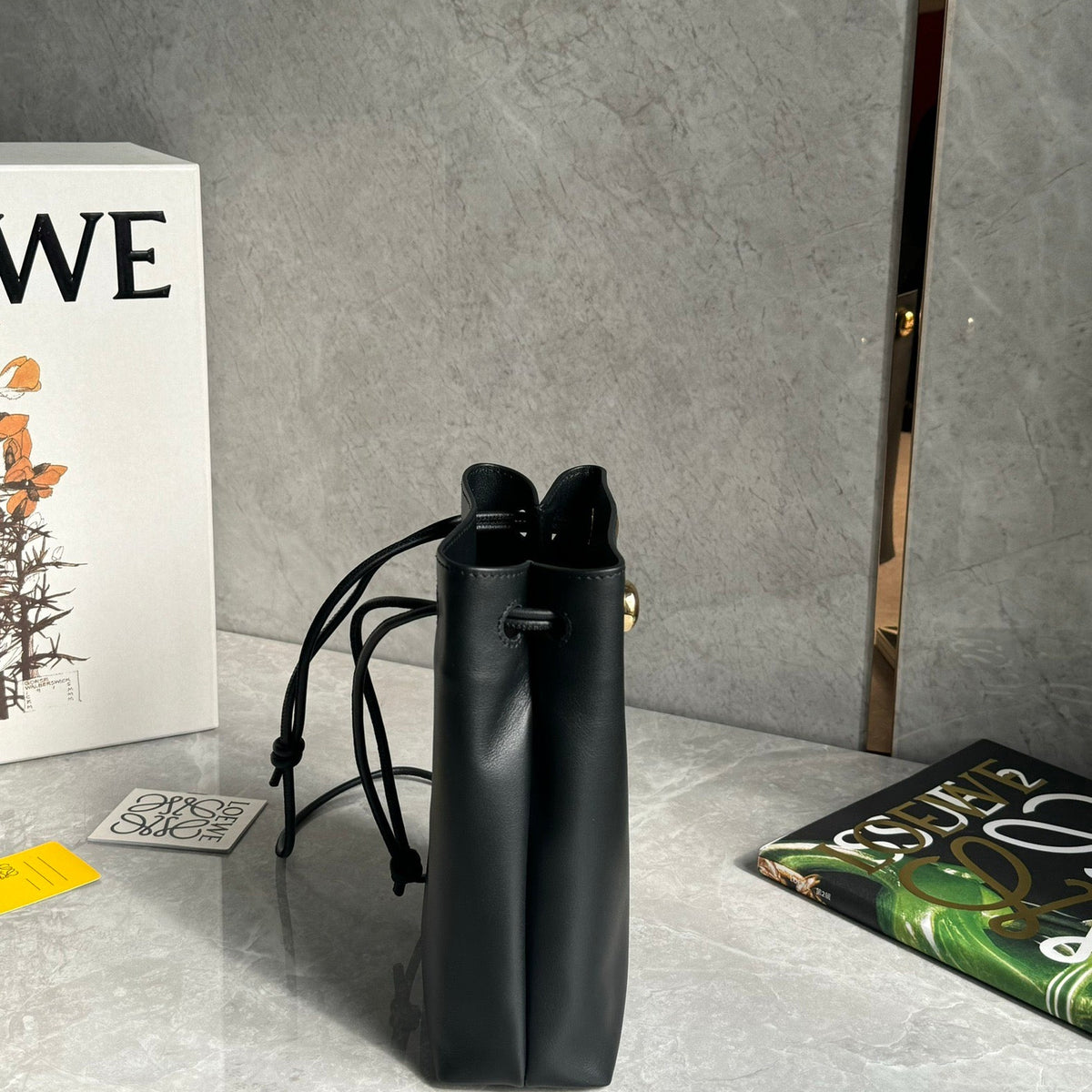 LOEW PEBBLE POUCH