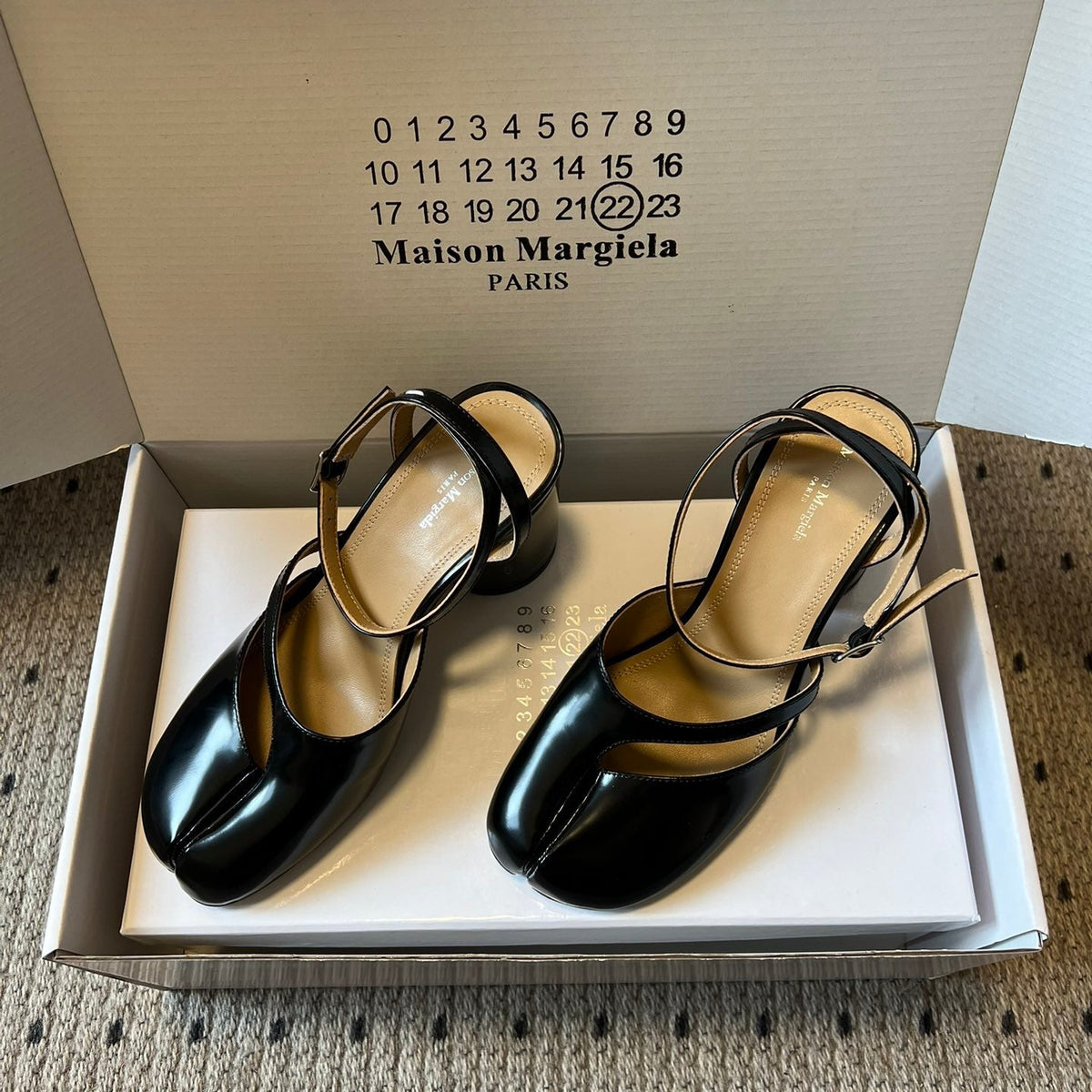 MAISON M TABI PUMPS