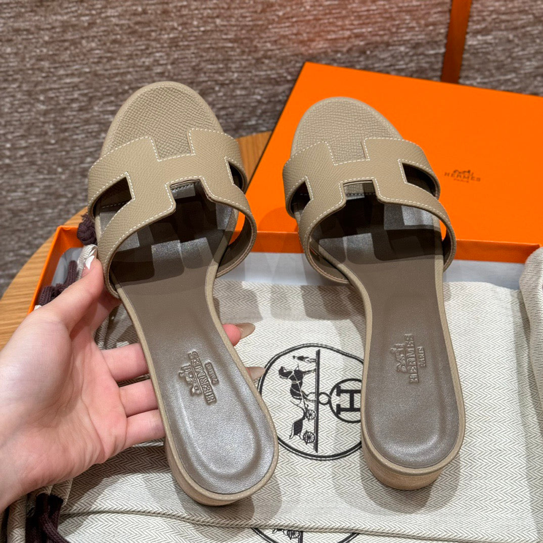HERM OASIS SANDALS