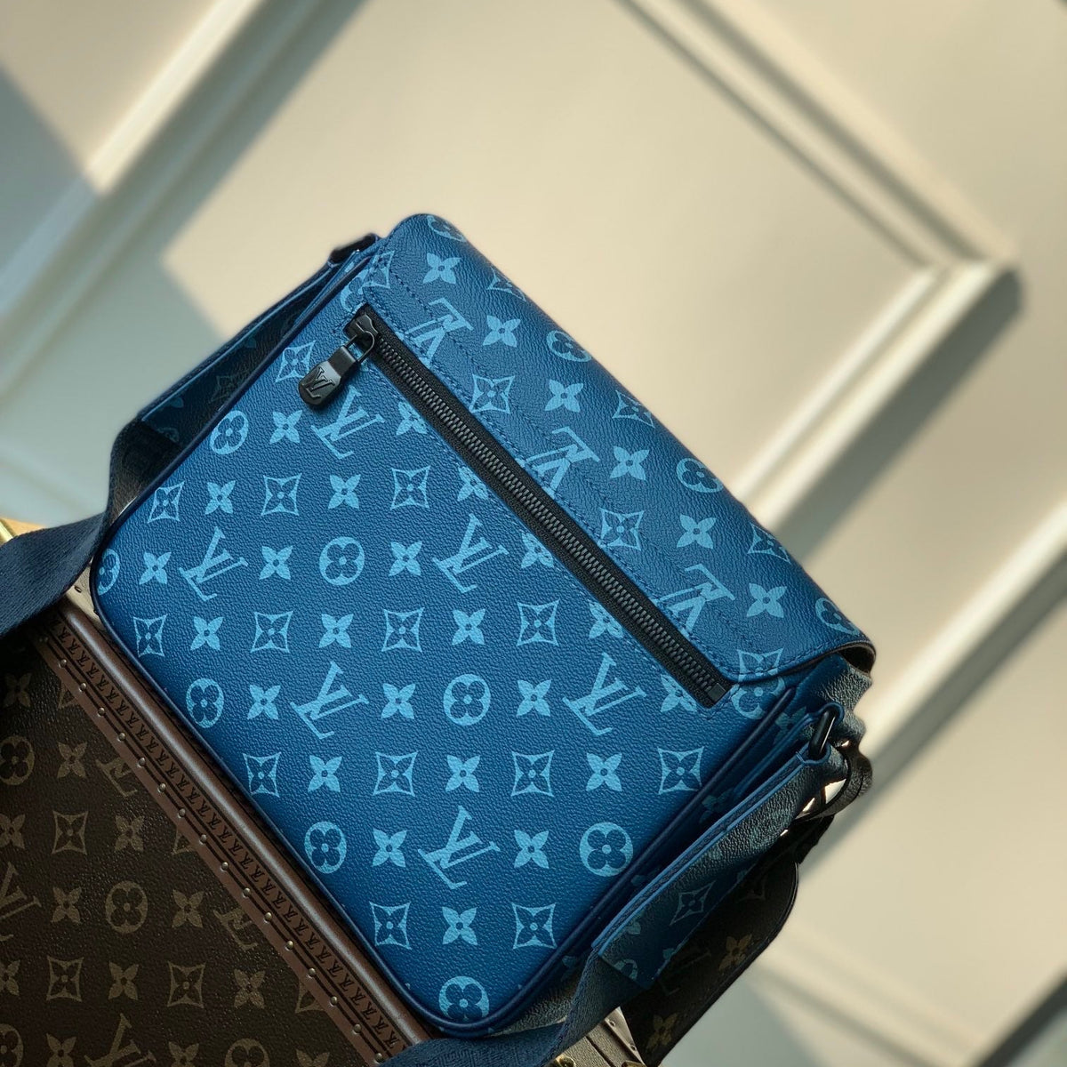 LOU DISTRICT PM MESSENGER BAG