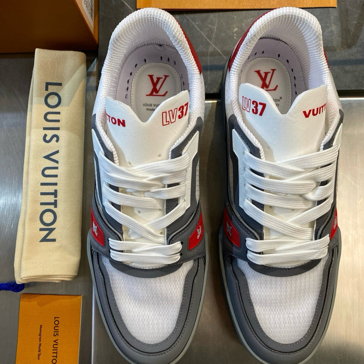 LOU TRAINERS