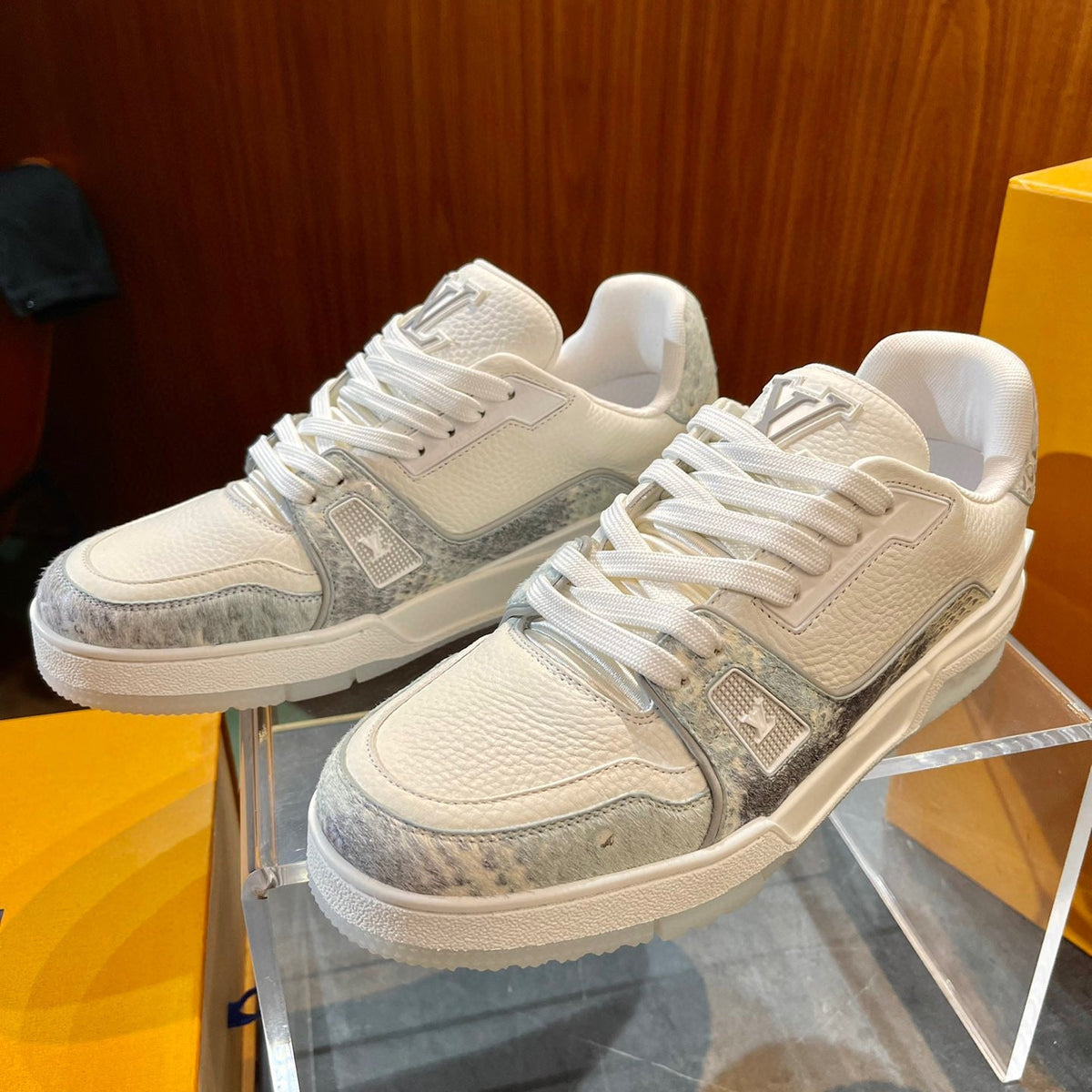LOU TRAINERS