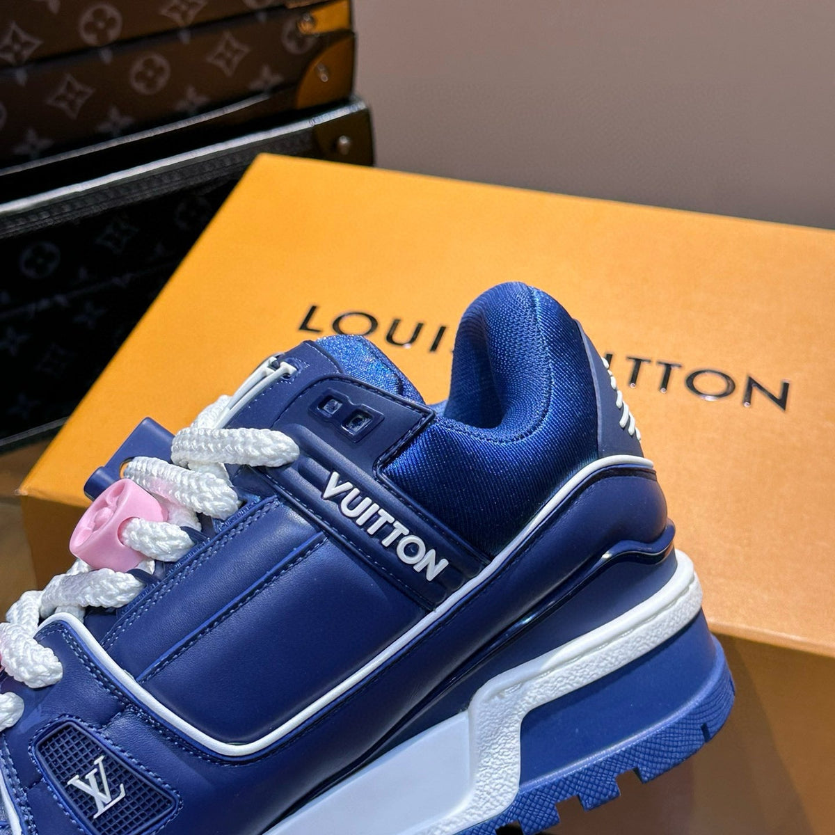 LOU TRAINERS