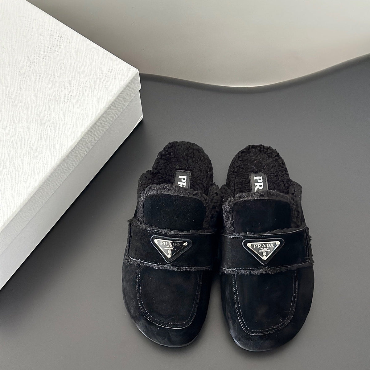 PD SHEARLING SLIPPERS