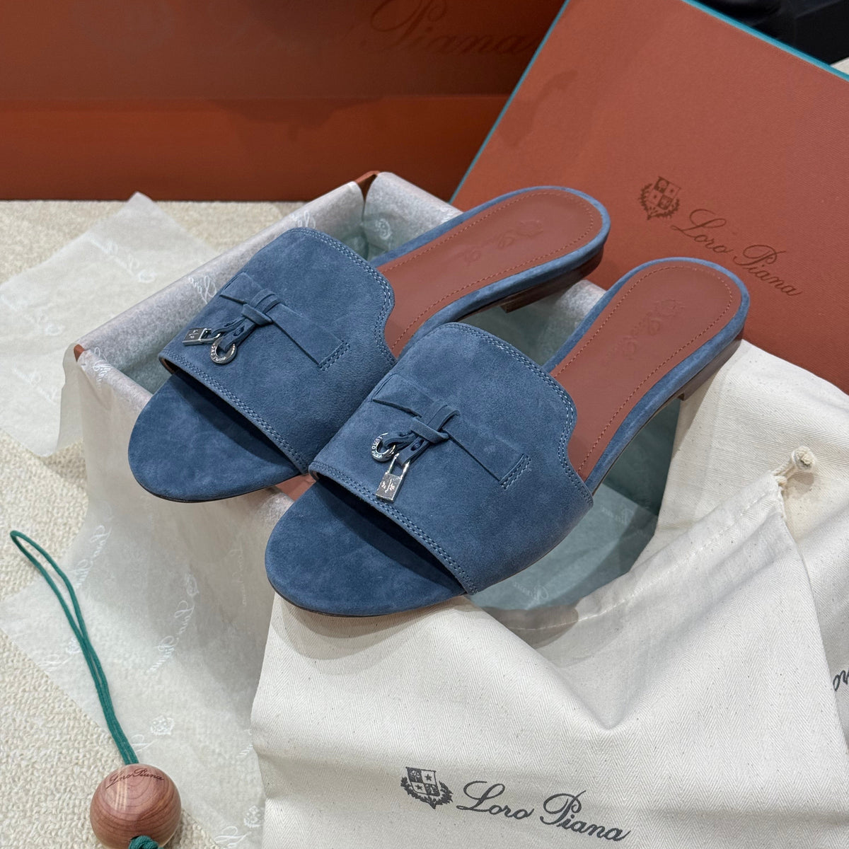 LORO P SUMMER CHARM SLIPPER