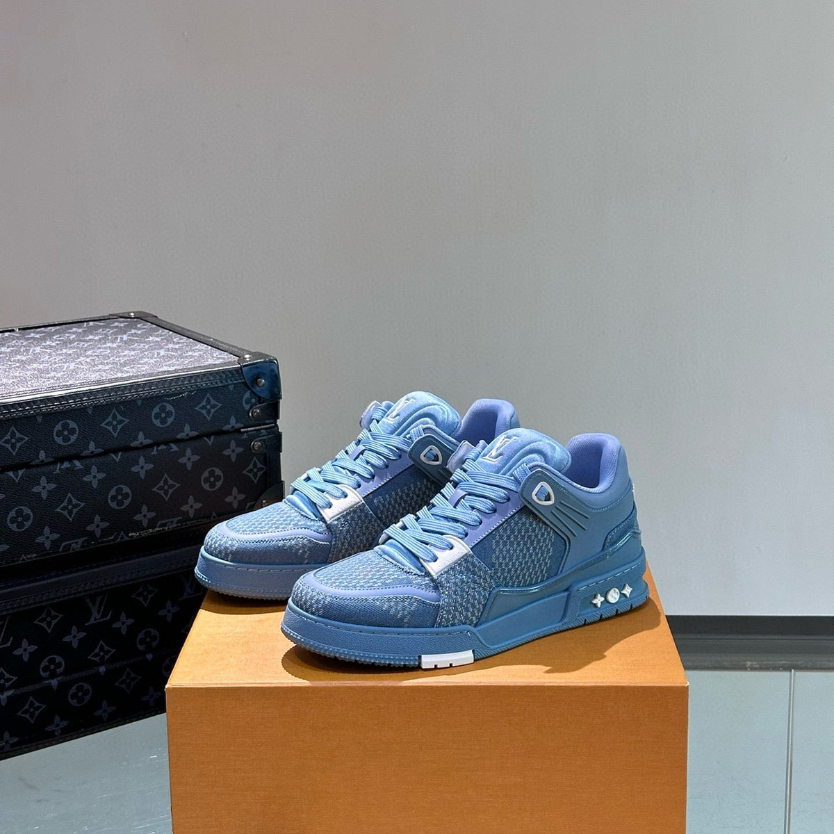 LOU TRAINERS
