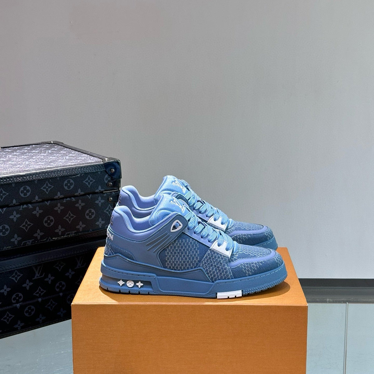 LOU TRAINERS