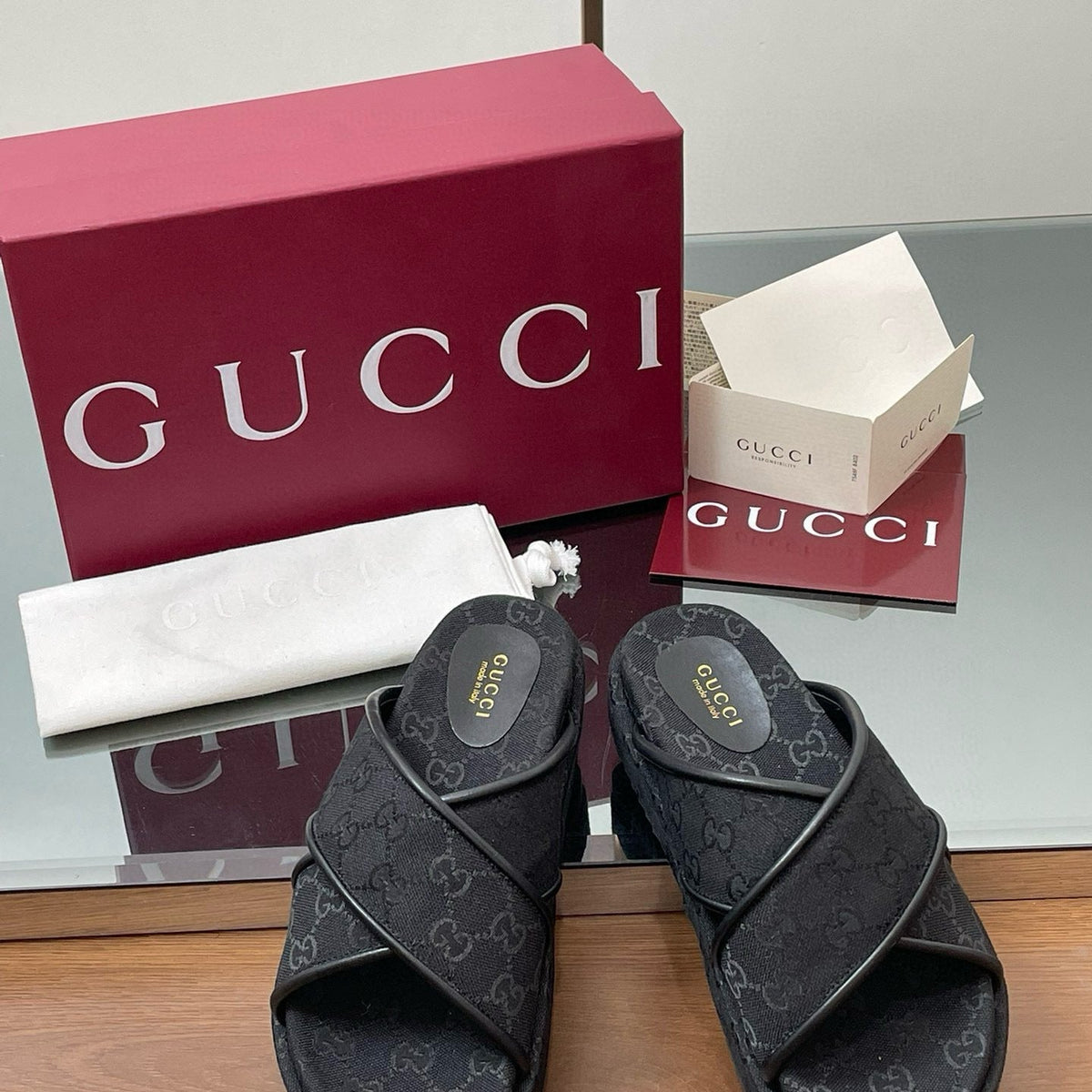 GG SANDALS