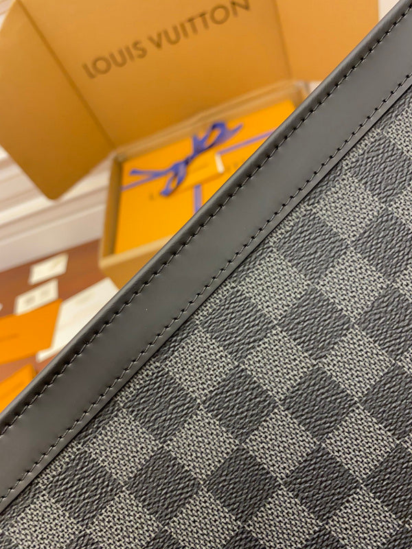 I W Fashion Lu-Vi bags - 17230