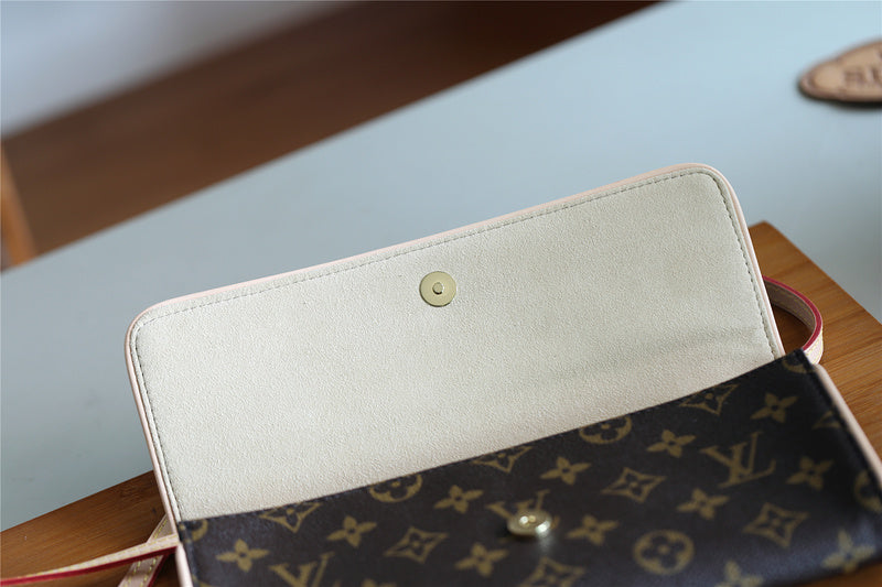 I W Fashion Lu-Vi bags - 9058