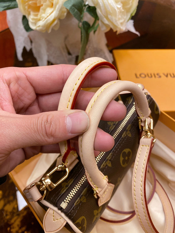 LOV2 Bags - Luxurious Bags  2658