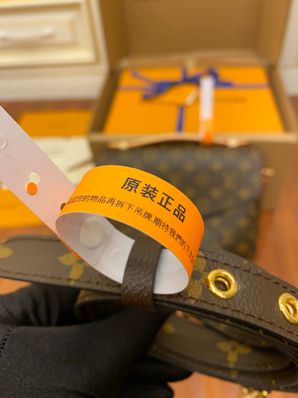 I W Fashion Lu-Vi bags - 17059