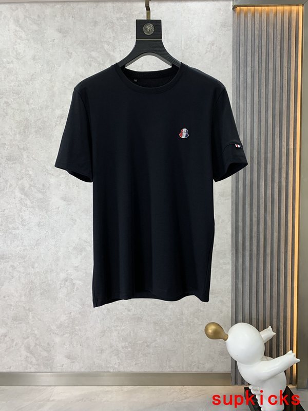 Moncler Luxury Cloth