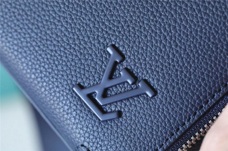 I W Fashion Lu-Vi bags - 9972
