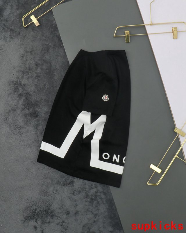 Moncler Luxury Cloth