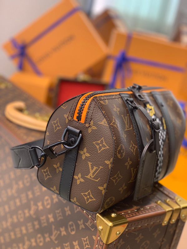 I W Fashion Lu-Vi bags - 17040