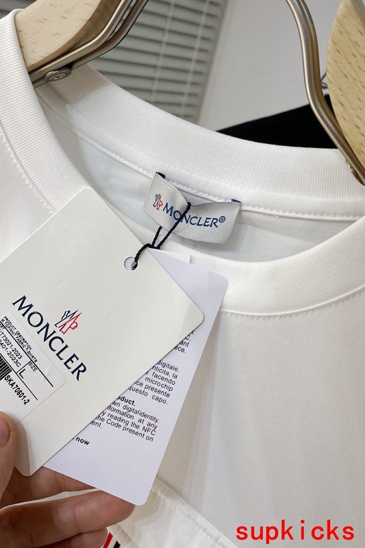 Moncler Luxury Cloth
