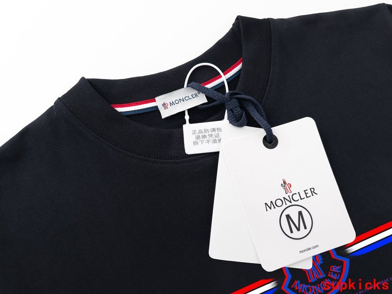 Moncler Luxury Cloth