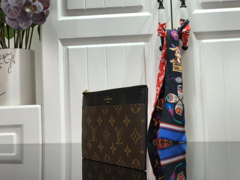 I W Fashion Lu-Vi bags - 17571