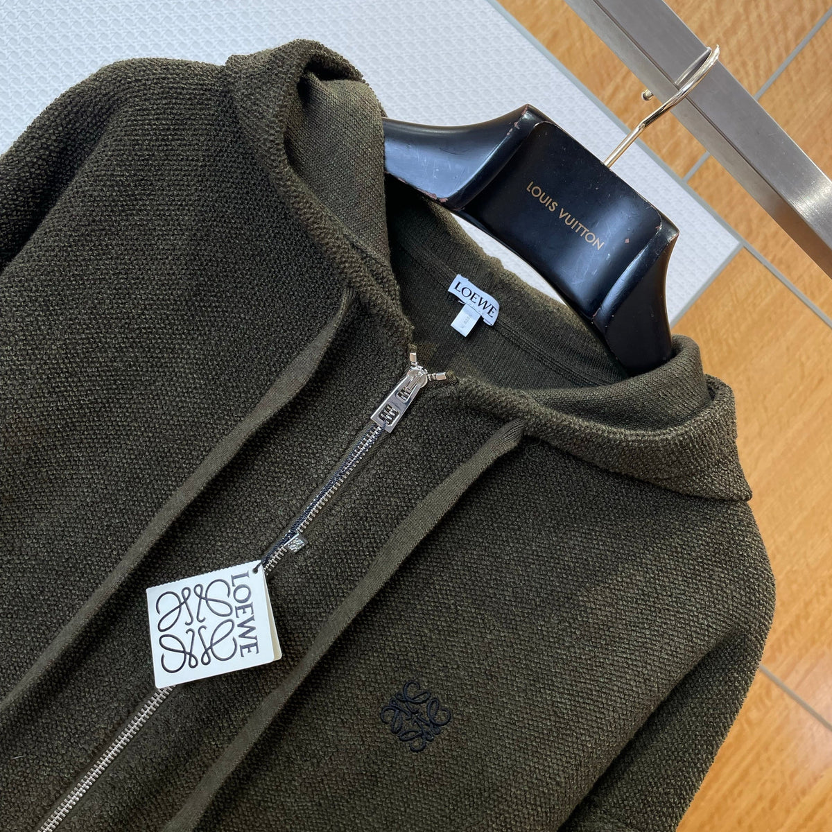 LOEW ZIP HOODIE