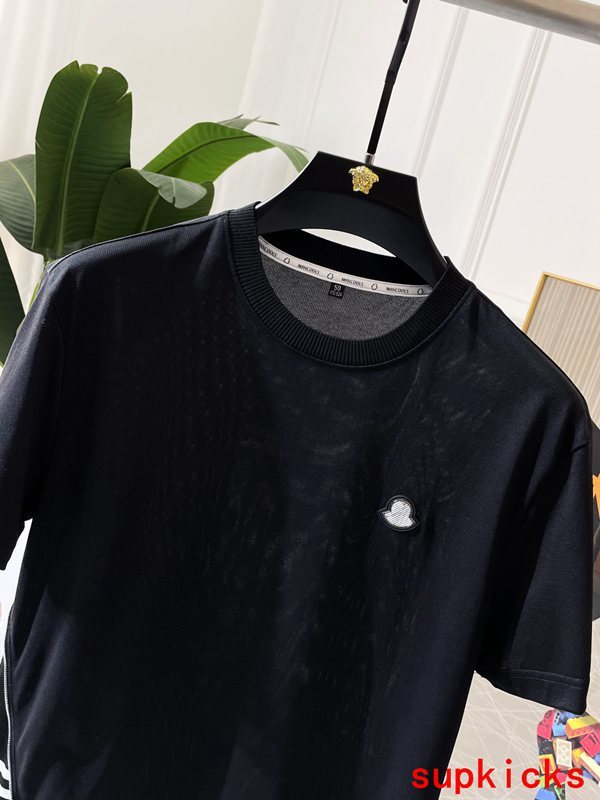 Moncler Luxury Cloth