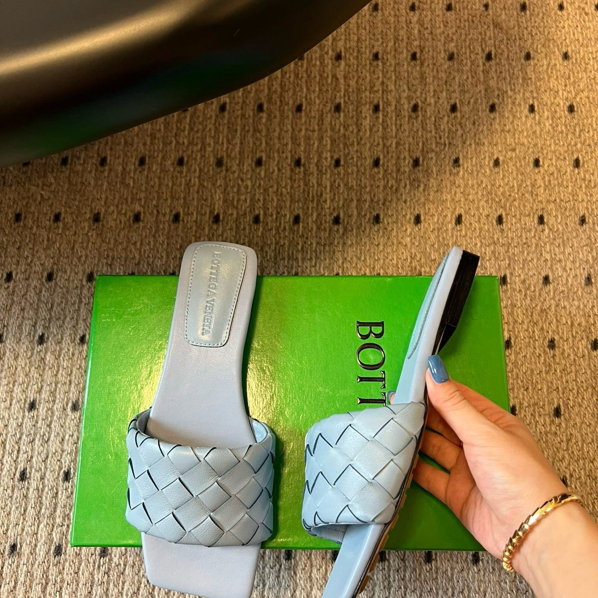 BOTT V SANDALS