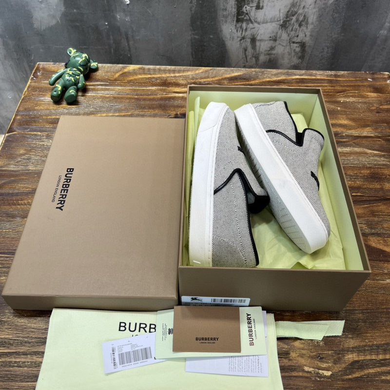 Burberry Luxury Shoes