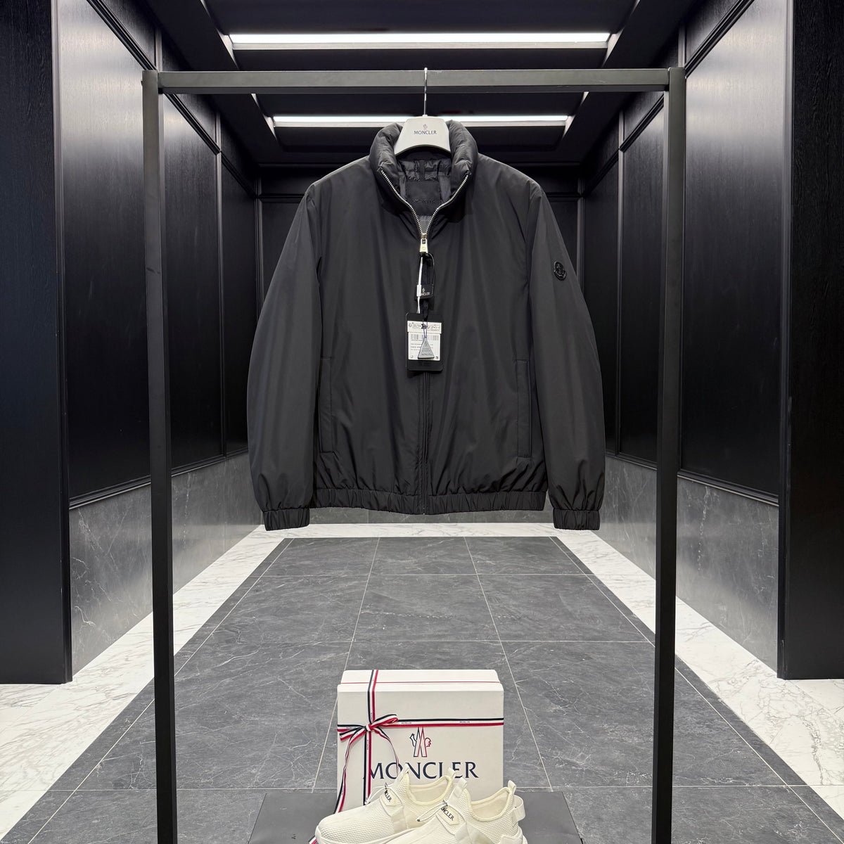 MONC LUSERNA JACKET
