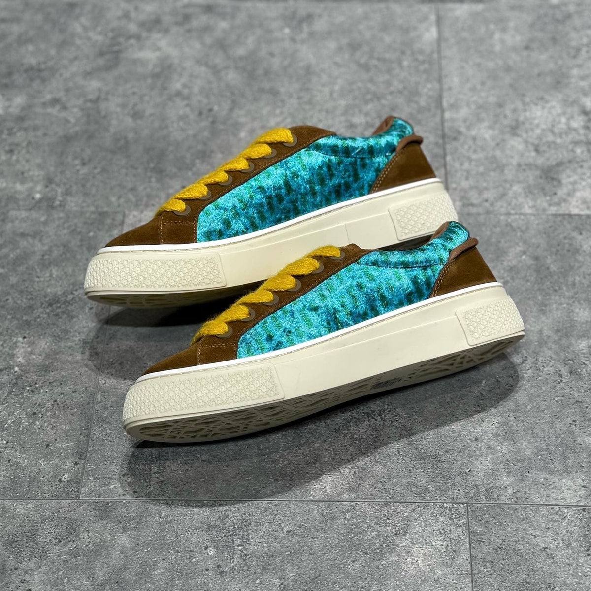 CD B33 SNEAKER