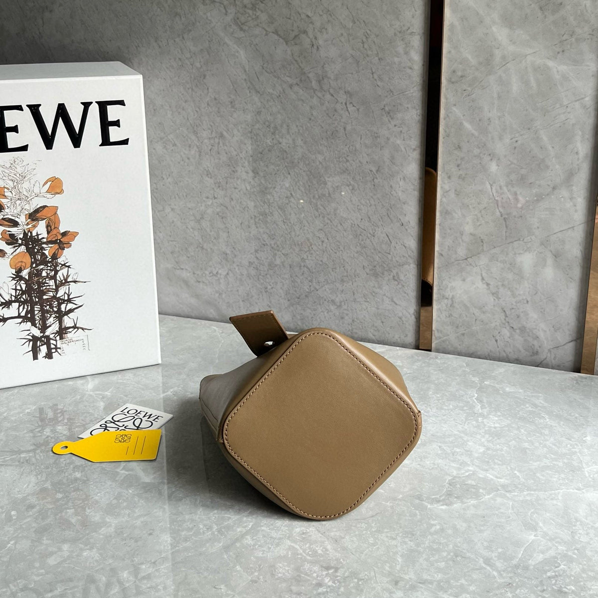 LOEW MINI PEBBLE BUCKET BAG