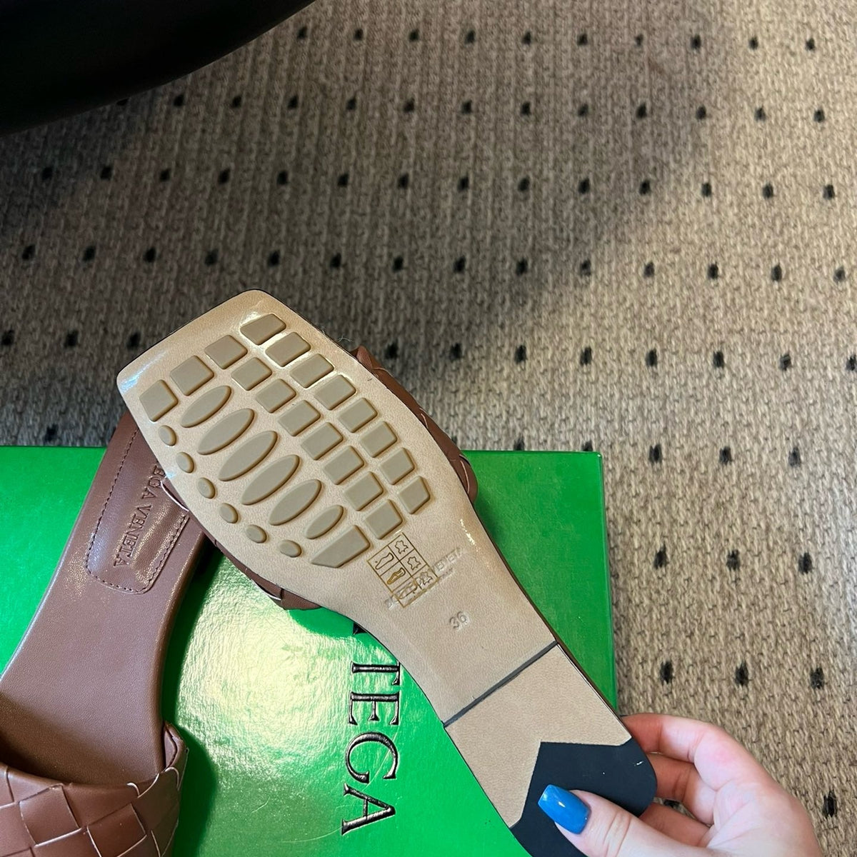 BOTT V SANDALS